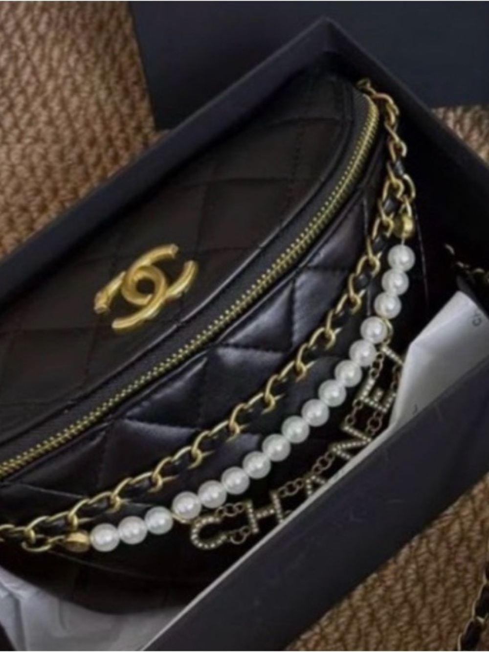 GWP-CHANEL Quilted Pearl-Trim Bum Bag in Black or Cream - Picture 3 of 5